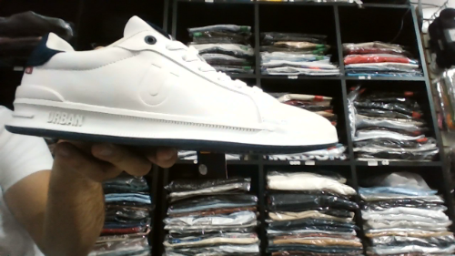 uh319  42.5  white navy
