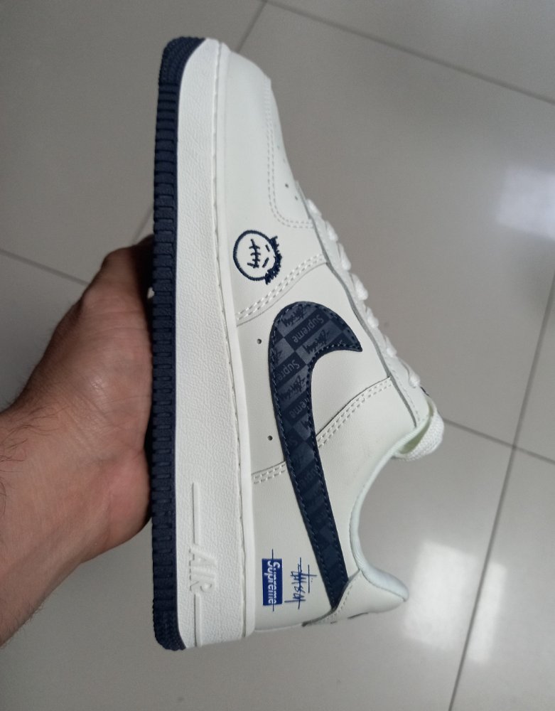 905263 nike supreme beis azul