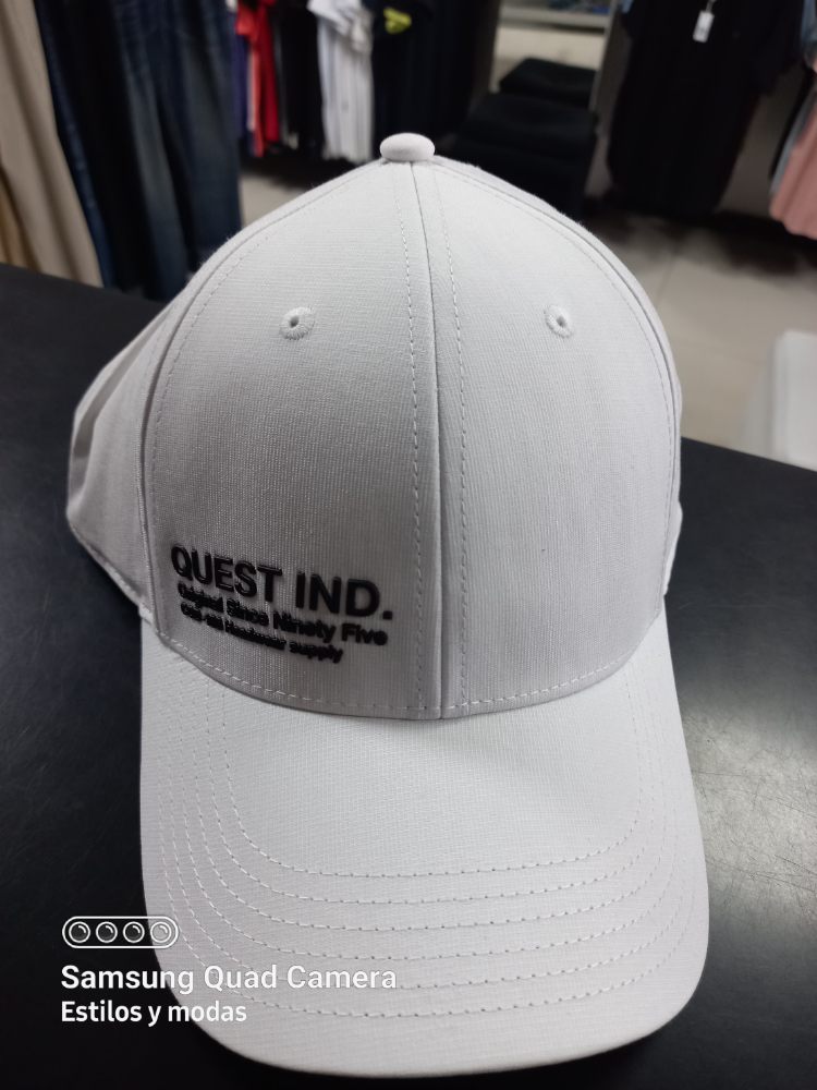 que106250077 m blanco gorra quest