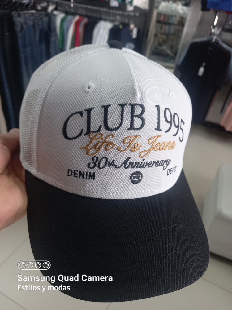 que106250071 m blanco negro gorra quest