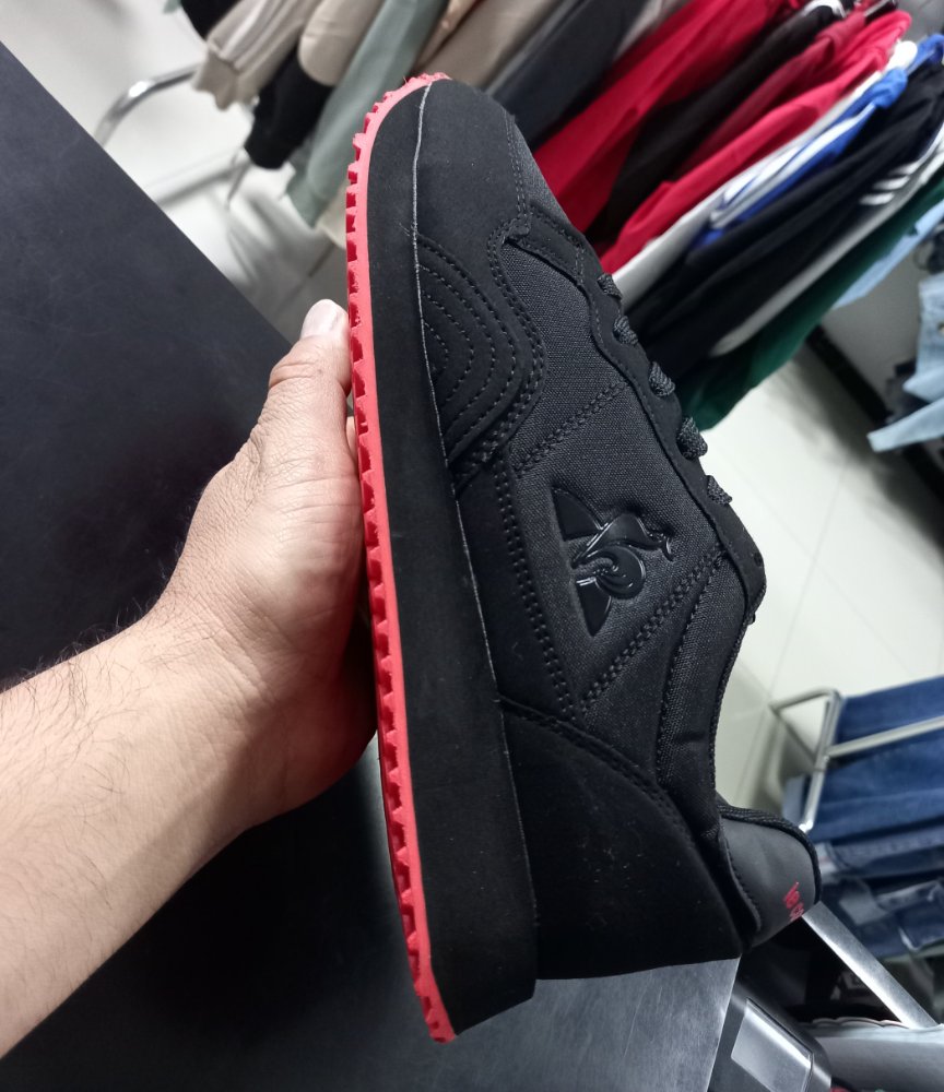 8052610 negra rojo lecoq sportif zapatilla
