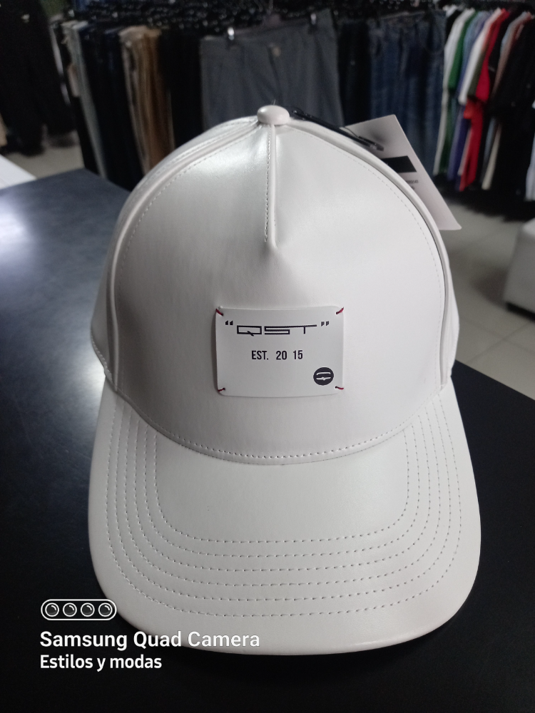 qst106230012 u blanco cuerina gorra quest