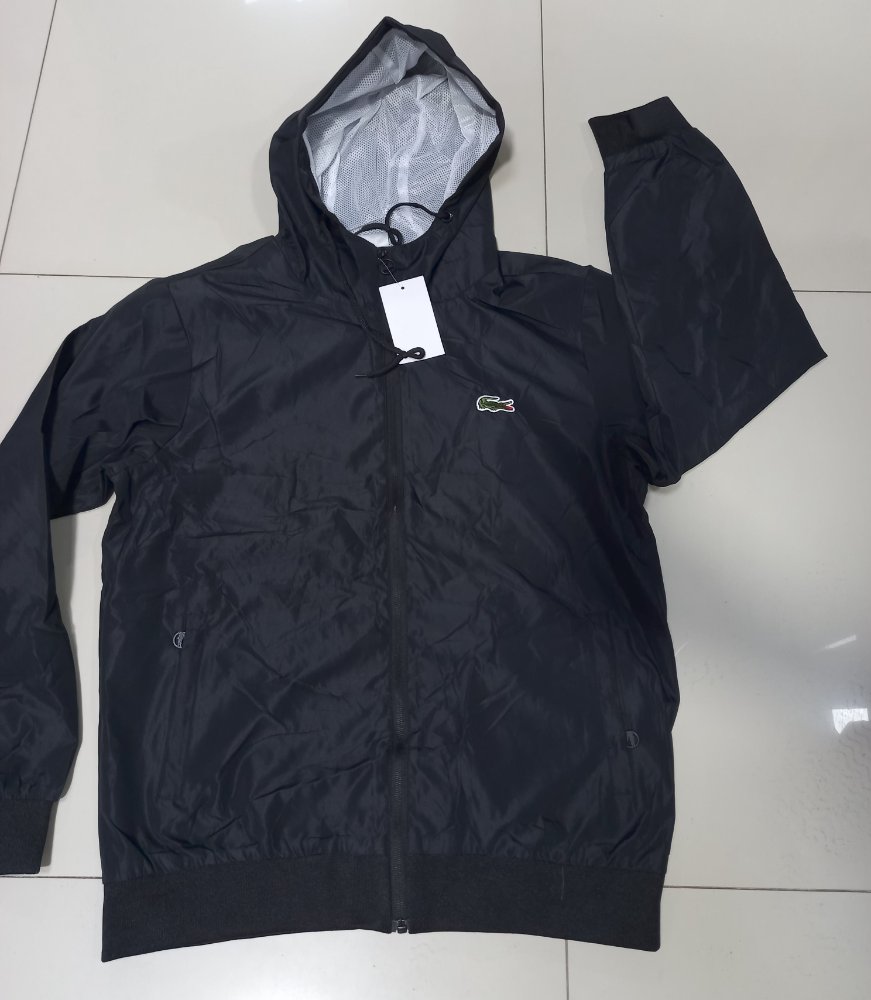 25012 lacoste chaqueta negra impermeable conjunto