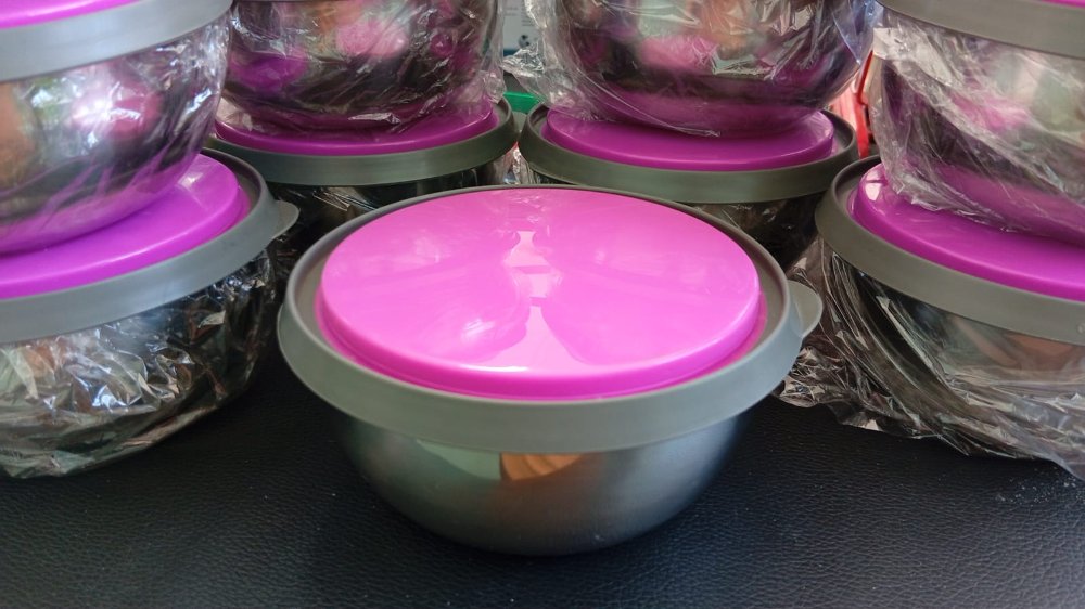 táper acero inoxidable c/tapa plastica rosado