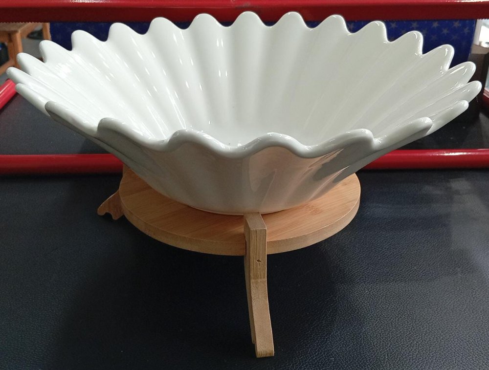 bowl de cerámica con soporte
