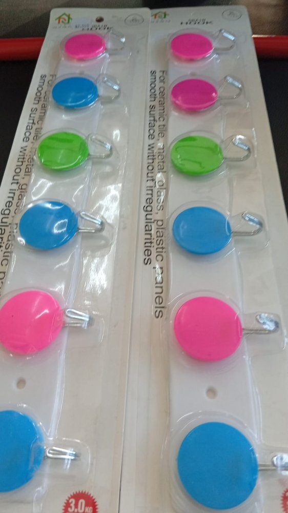colgador x7 de plástico pagable