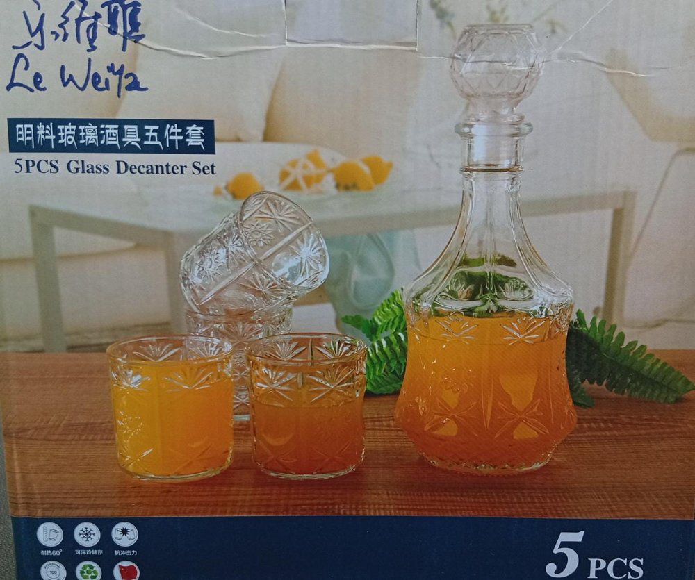 set  4 vasos tallados  botella p /whisky