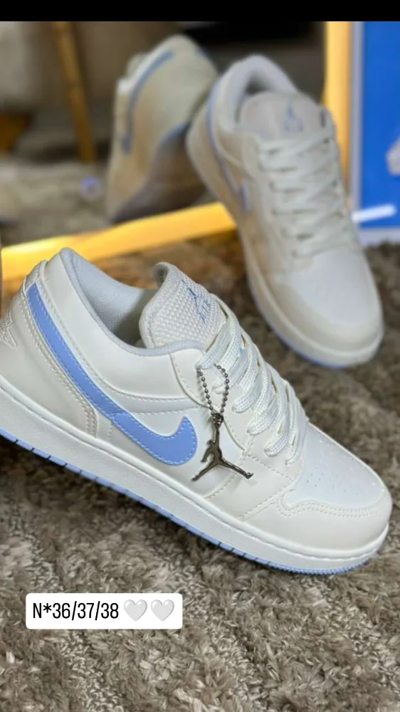 NIKE SB BLANCO/CELESTE