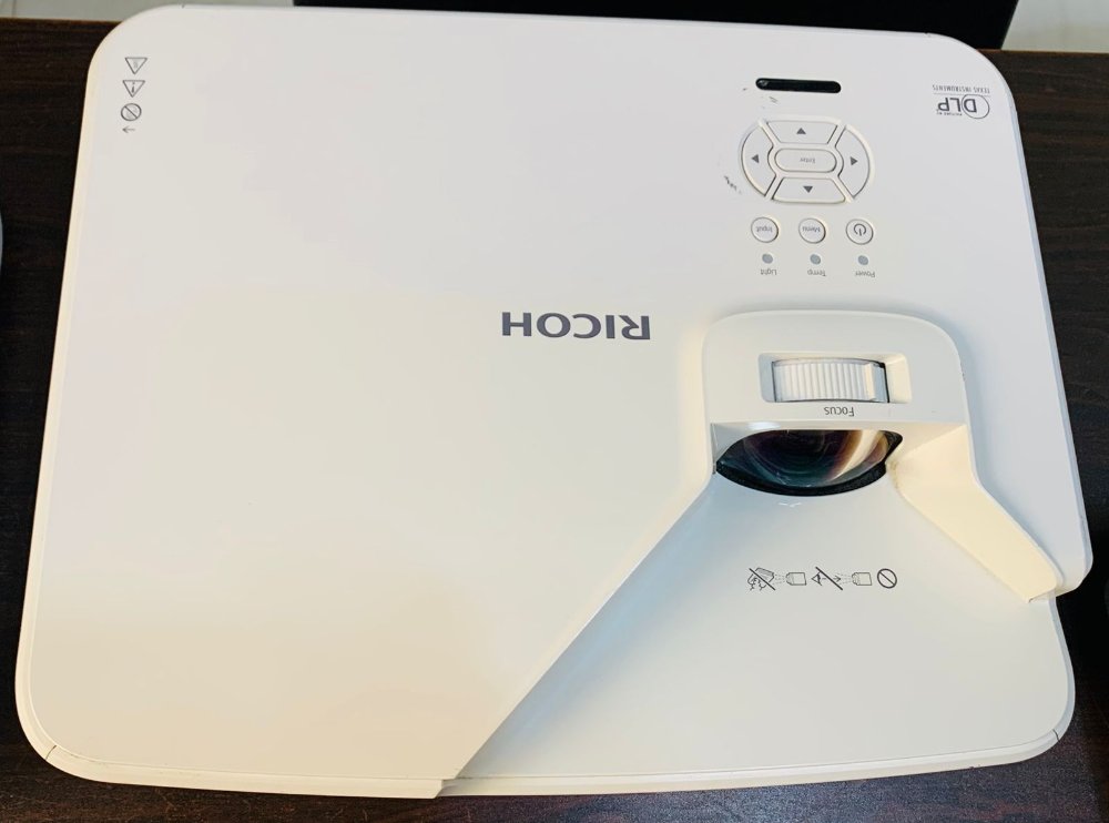 Projetor RICOH PJ WXL4541
