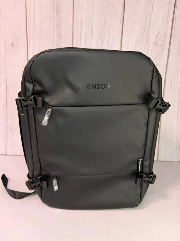 Mochila Chenson de viaje negra Tia