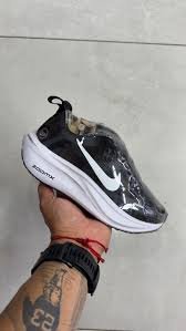 NIKE ZOOMX VAPORFLY