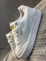 PUMA BLANCAS