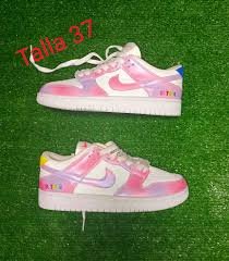 NIK SB DUNK LOW PROM