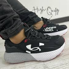 UNDER ARMOUR