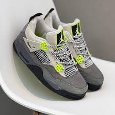 JORDAN 4 RETRO SE NEON