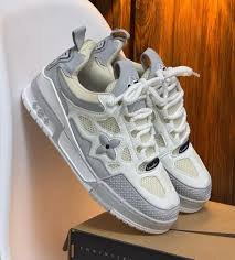 LOUIS VUITTON SKATE BL/GRIS