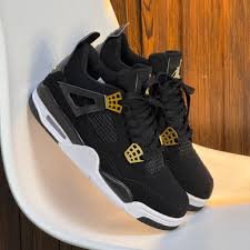 JORDAN 4 RETRO ROYALTY