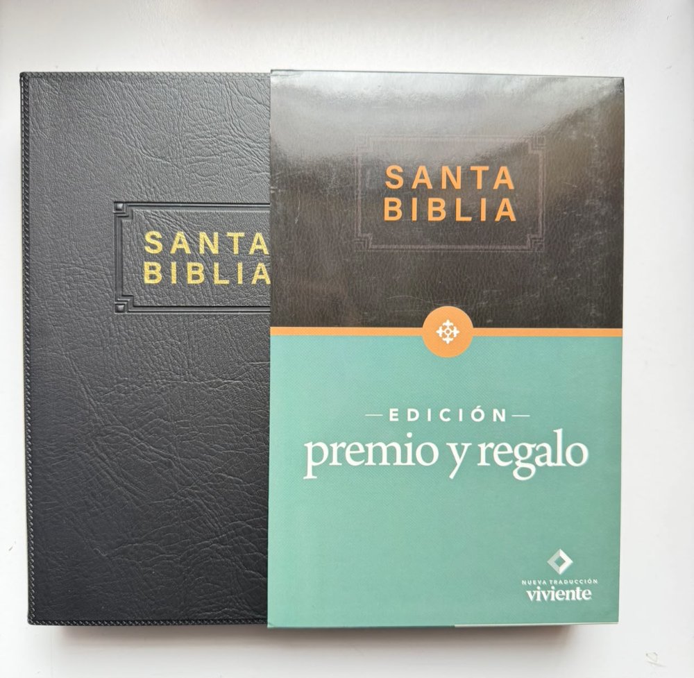Biblia NTV edición premio negra