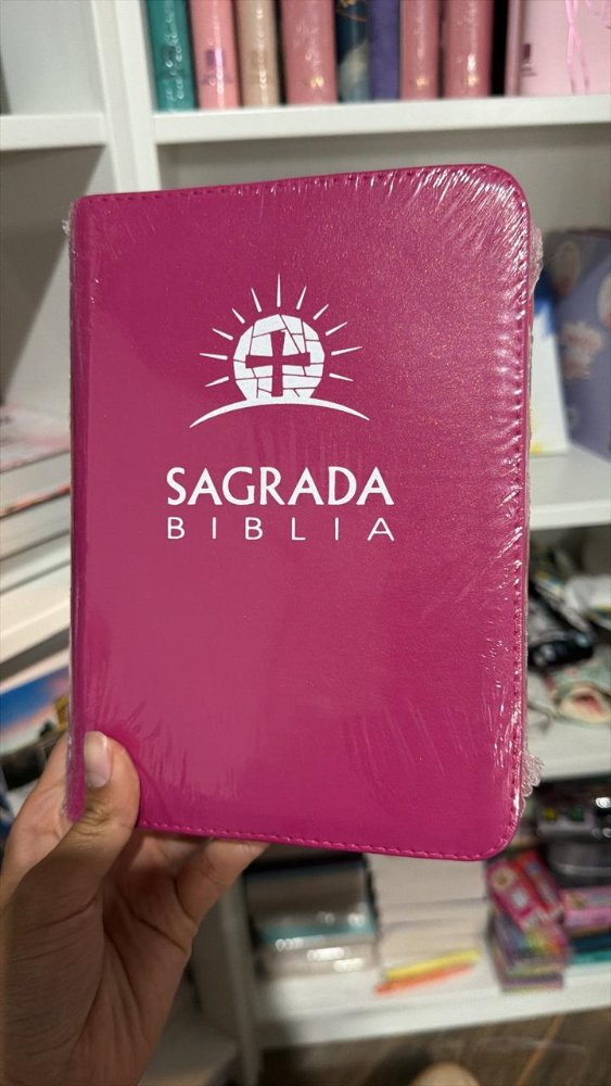 Biblia Dios Habla Hoy con cierre fuccia