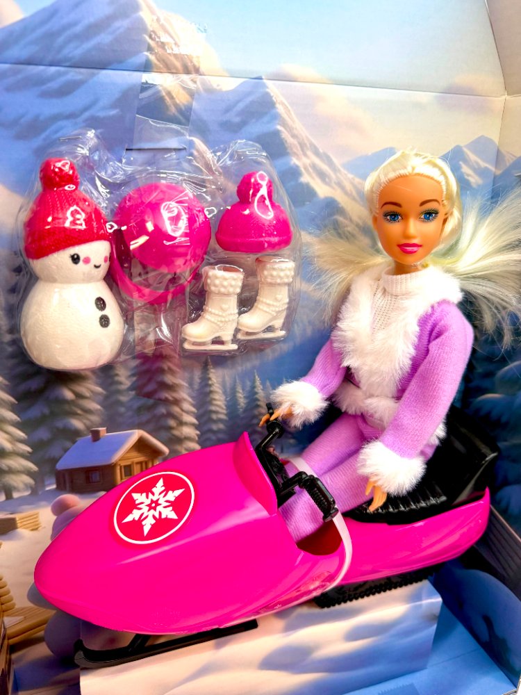 Muñeca Tiny y Su Moto de Nieve - 56659