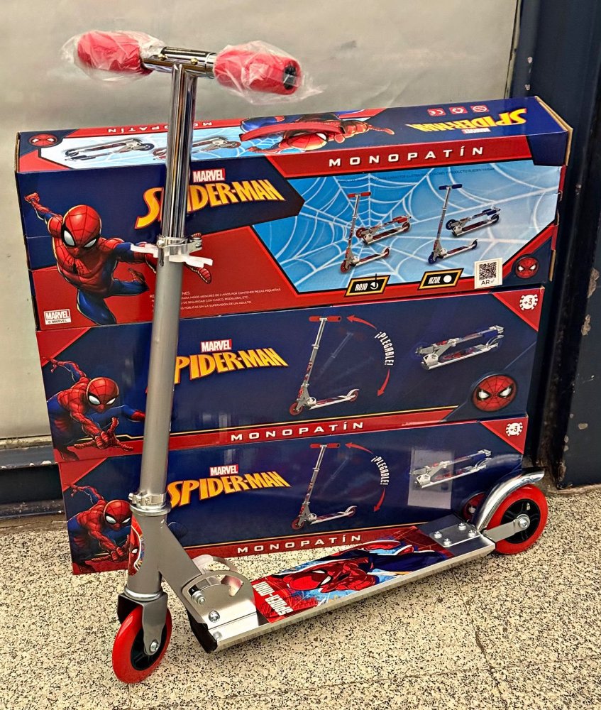 Monopatin de Spiderman
