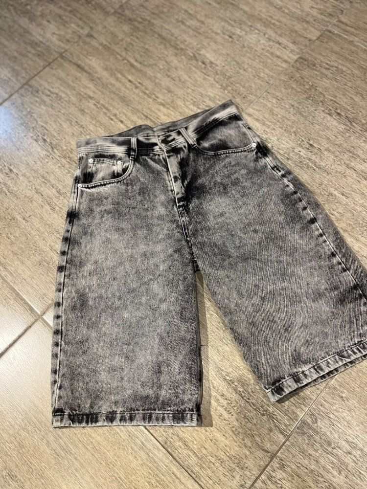 Bermuda Baggy gris bordada nevada
