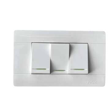 INTERRUPTOR TRIPLE POLICARBONATO UNITEC 16160776