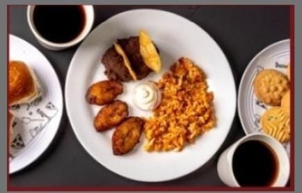 Desayuno típico salvadoreño