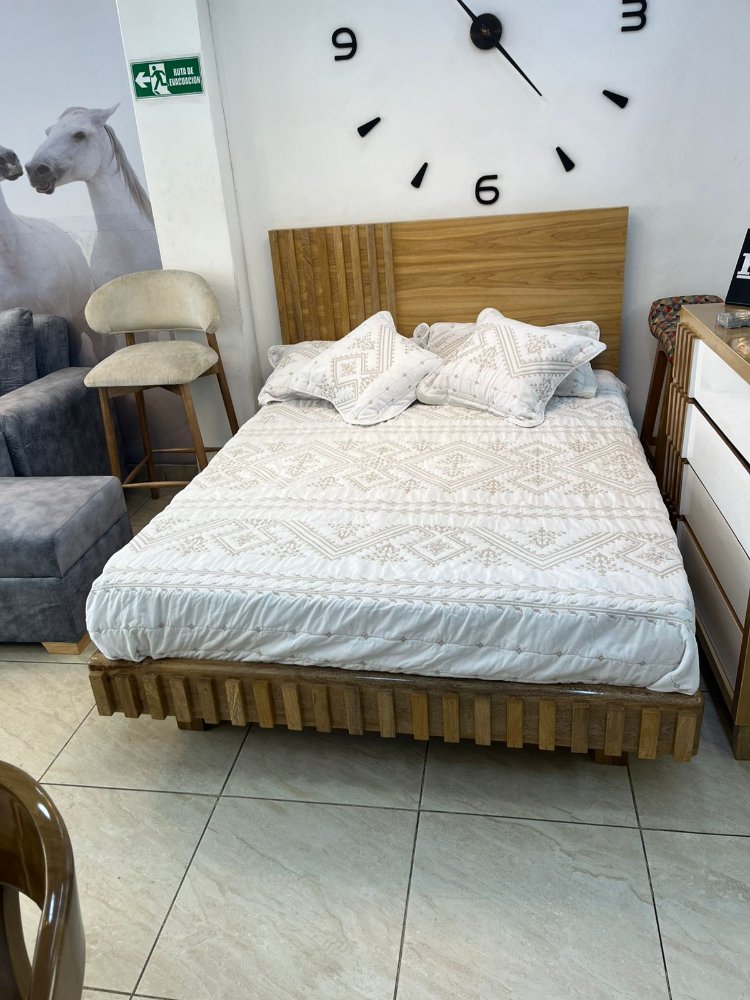 CAMA LETICIA