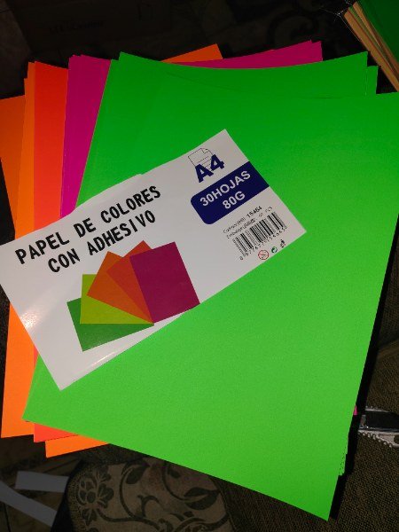 Papel de colores adhesivo A4 80g