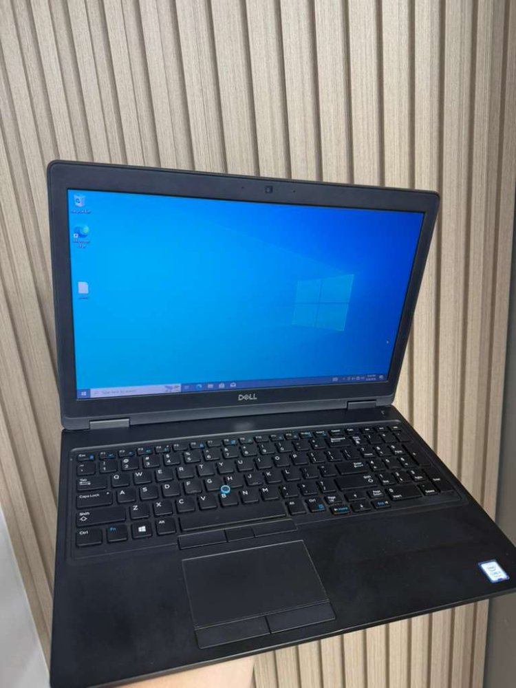 Dell 5590