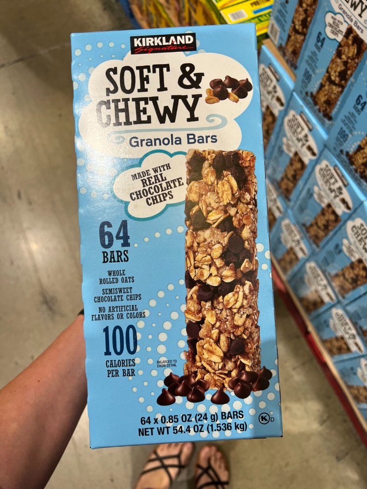 CHOCOLATE CHIP GRANOLA BAR