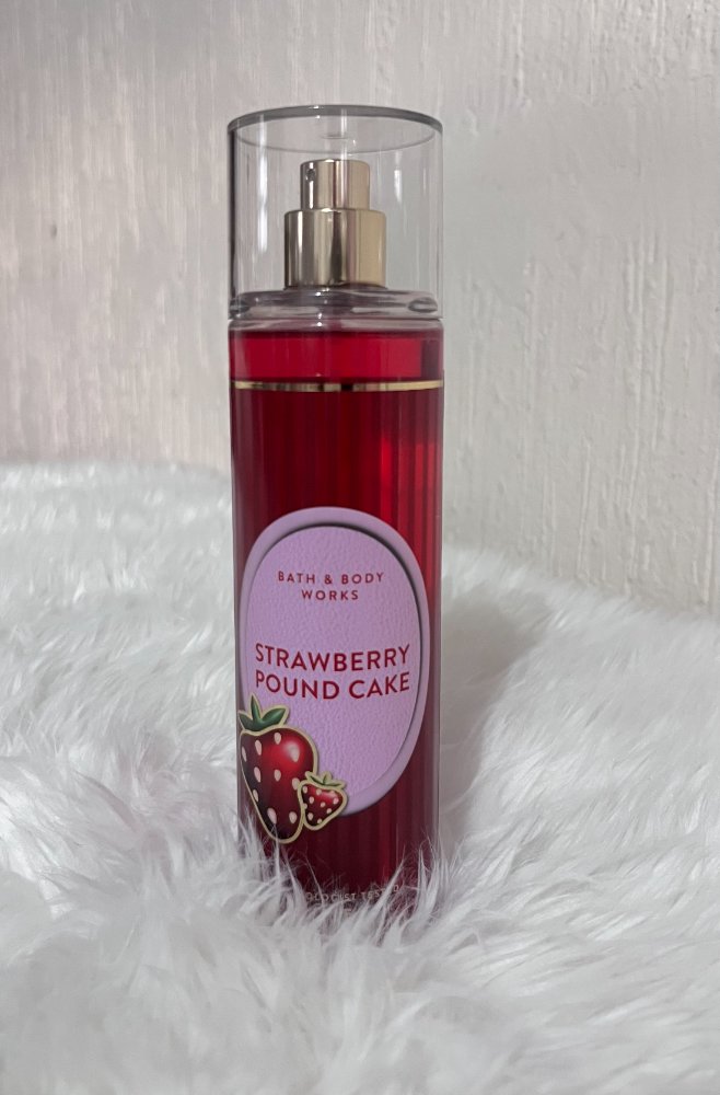 Mist-Body Bath & Body Works (Strawberry Poun Cake)