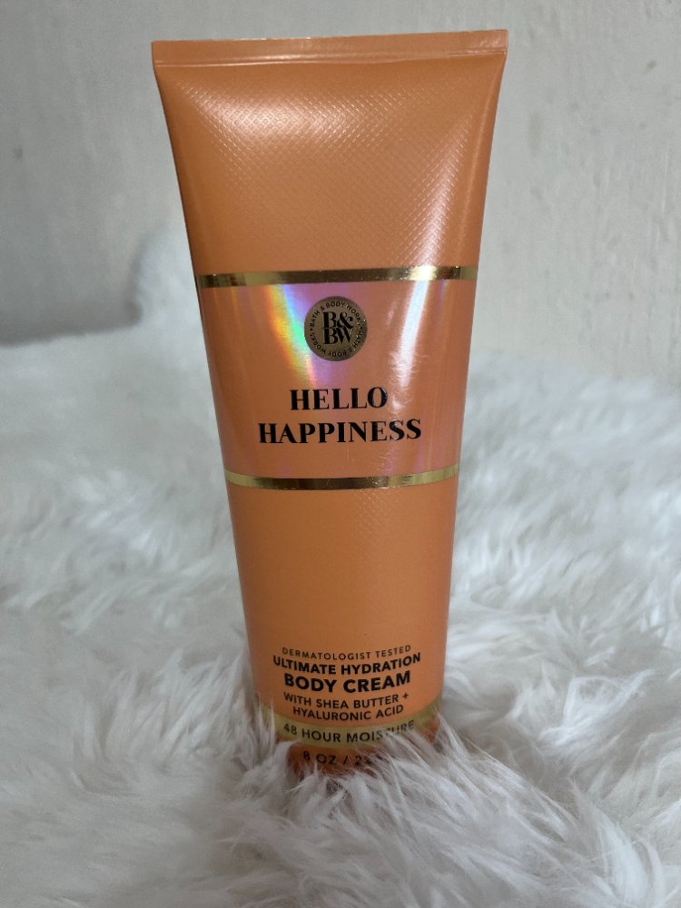 Body Cream Bath & Body Works (Hello Happiness)