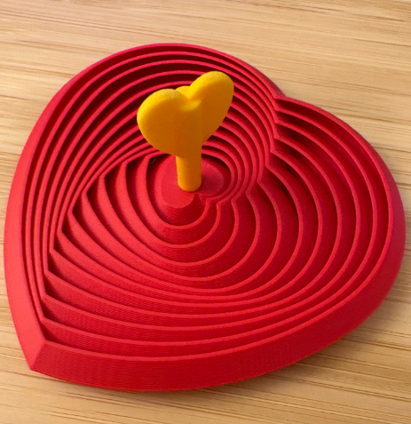 Brinquedo sensorial de coração