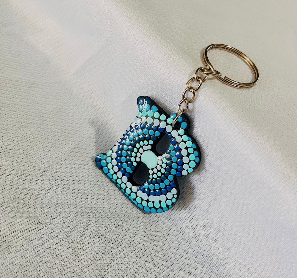 Llavero B azul