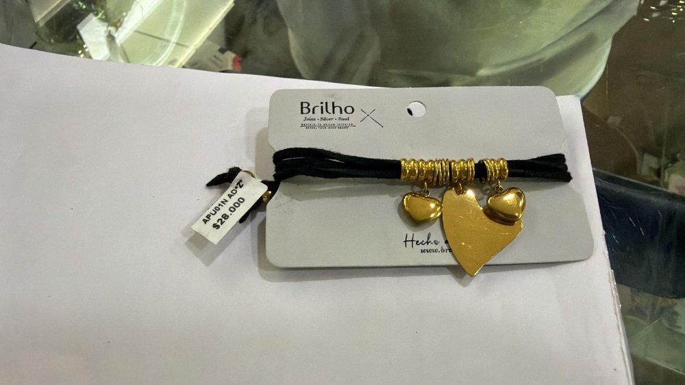 pulsera negra corazon