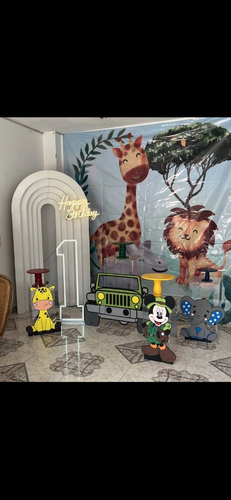 PERSONAJES SAFARI