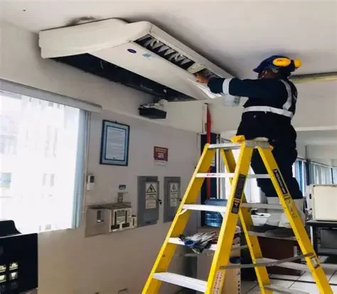 MANTENIMIENTO COMPLETO DE PISO TECHO DE 36000BTU