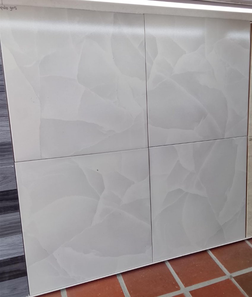 Piso interior opalo gris 61x61