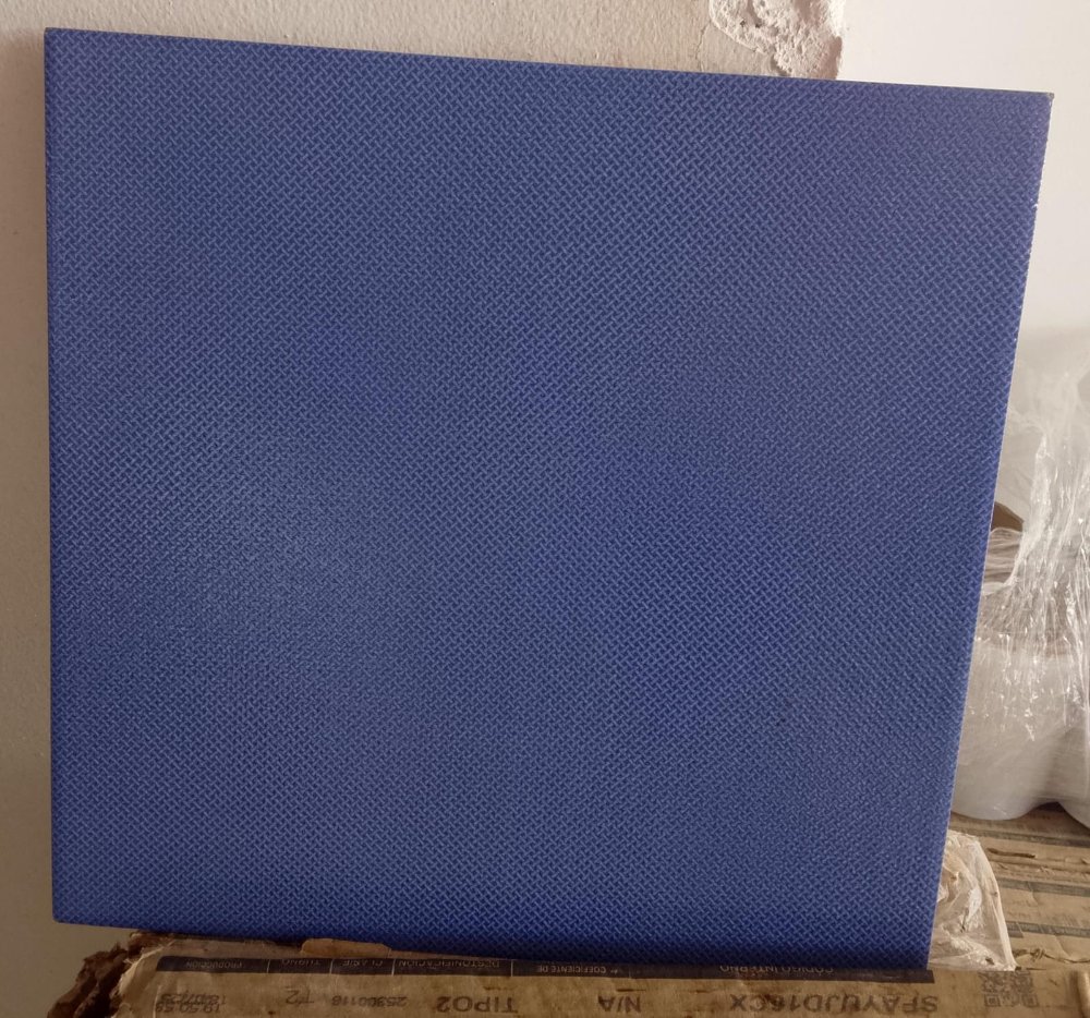 Piso de baño aqua azul 30x30