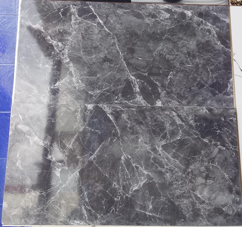Pared thunder gray marble 30x60
