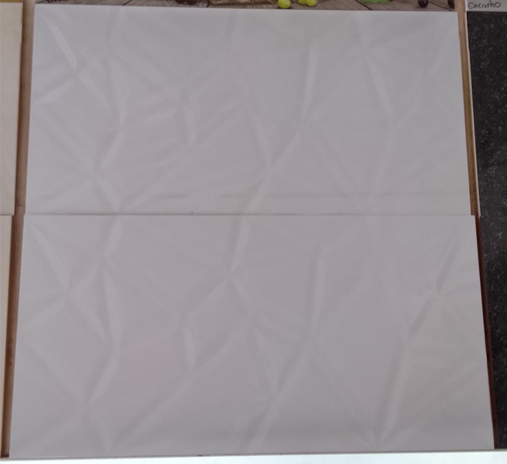 Pared blanco geometrico diamante 30x60