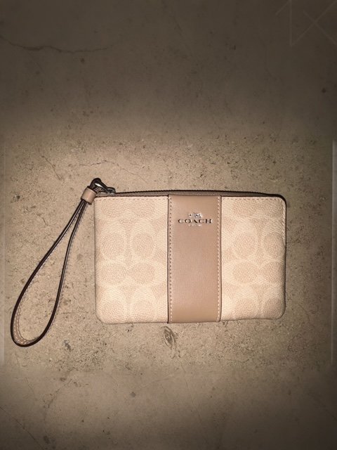Muñequera Coach Dorado