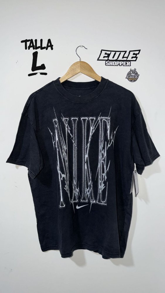 Camiseta Negra desgaste Nike