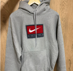 Buso gris cua roj nike