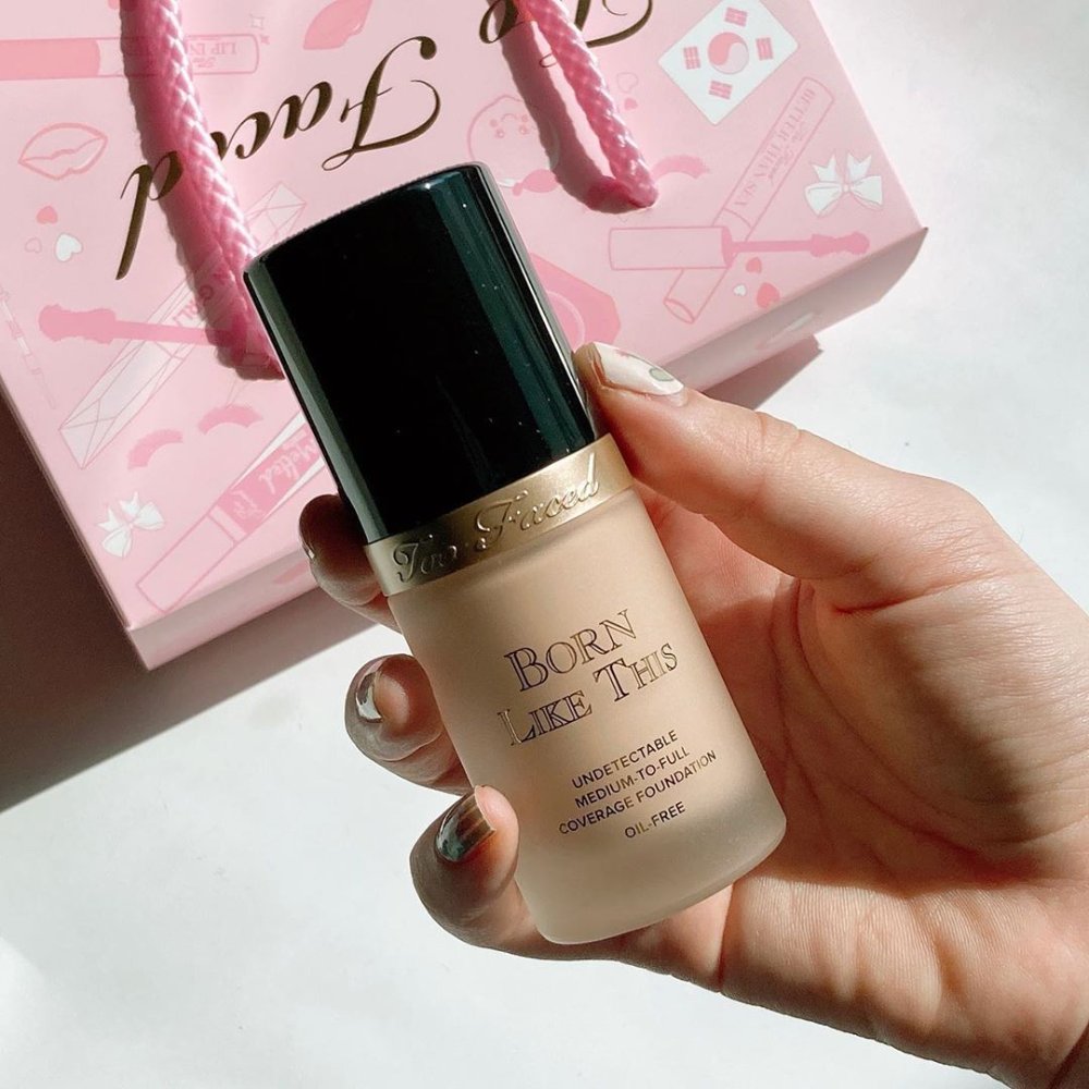 Base Too Faced Born this way