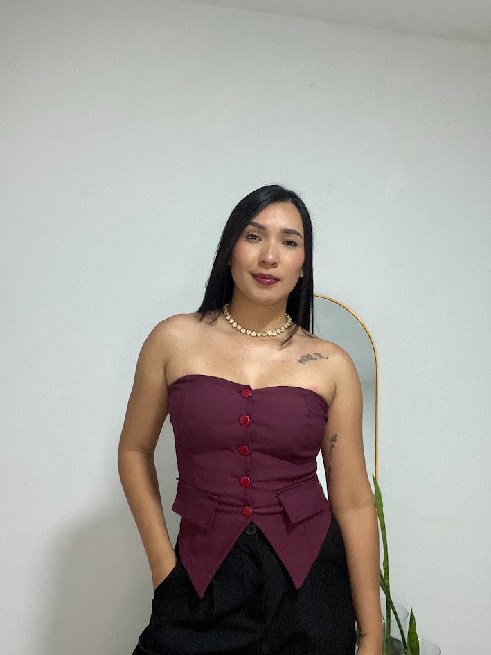 CROP TOP VINOTINTO 006