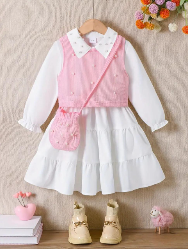 VESTIDO CON CHALECO ROSA TEJIDO Y BOLSO