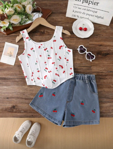 SHORT JEANS CEREZAS BLUSA BLANCA/VERDE